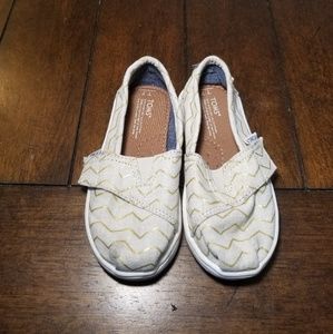 Cheveron Toddler Toms